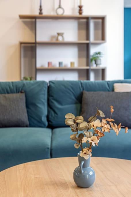 Maricool Minimal Spacious Downtown Loft كاندية المظهر الخارجي الصورة